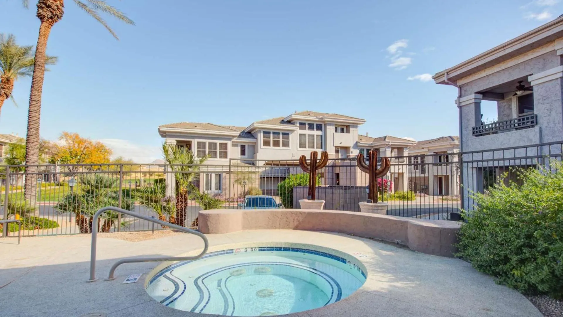 Lux Scottsdale Condo Overlooks 9Th Hole Near Golf